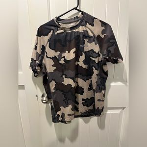 Kuiu camo shirt large